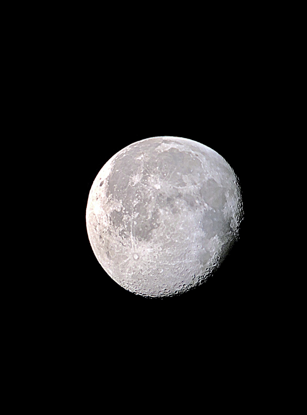 Celestron Mini Mak 70mm Angled Spotting Scope - Maksutov Spotting Scope with 25-75x Zoom Eyepiece, Multi-Coated Optics, Rubber Armored, Tabletop Tripod Included customer photo 2