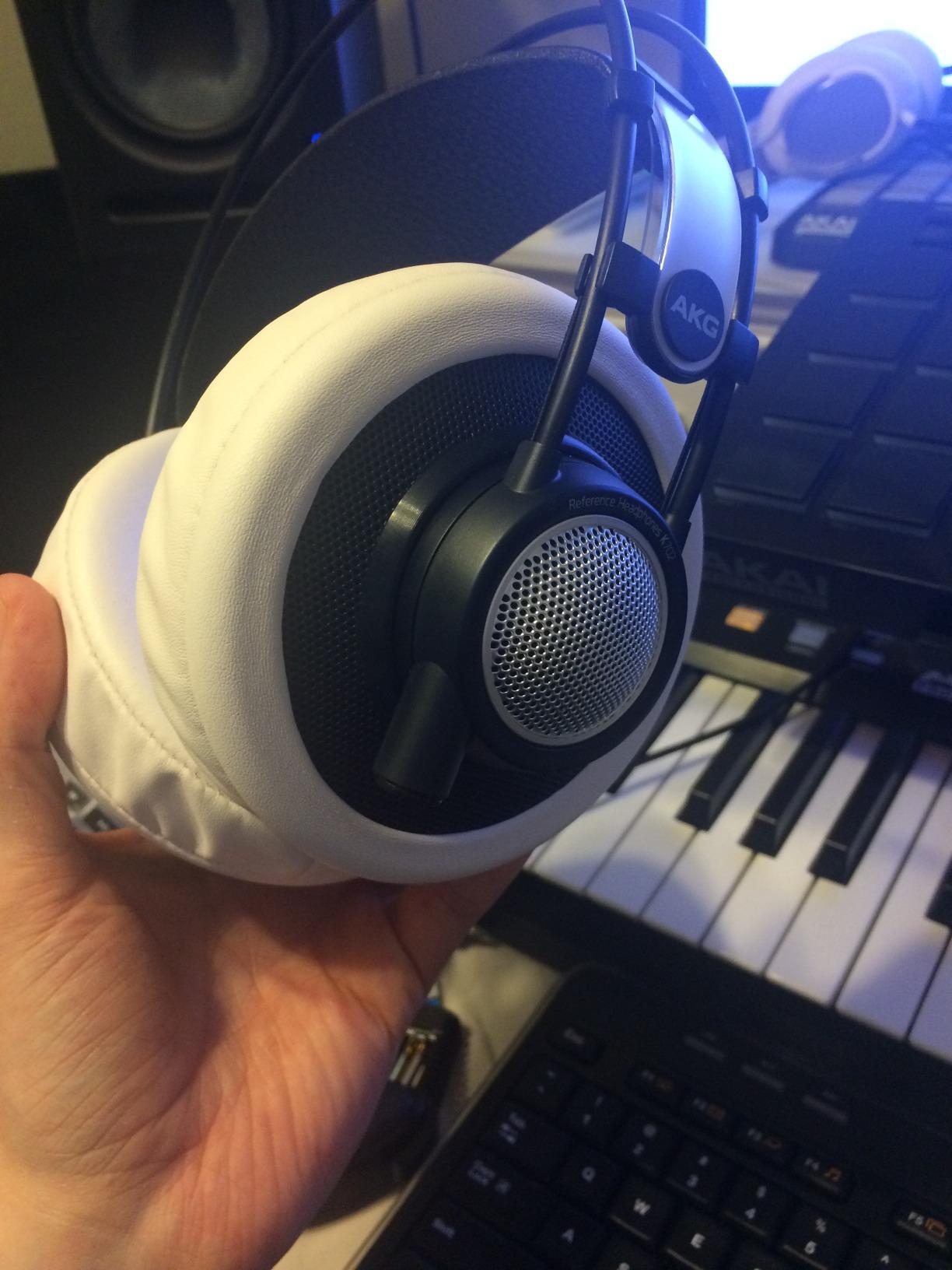 AKG Pro Audio K702 Over-Ear, Open-Back, Flat-Wire, Reference Studio Headphones, Black customer photo 1