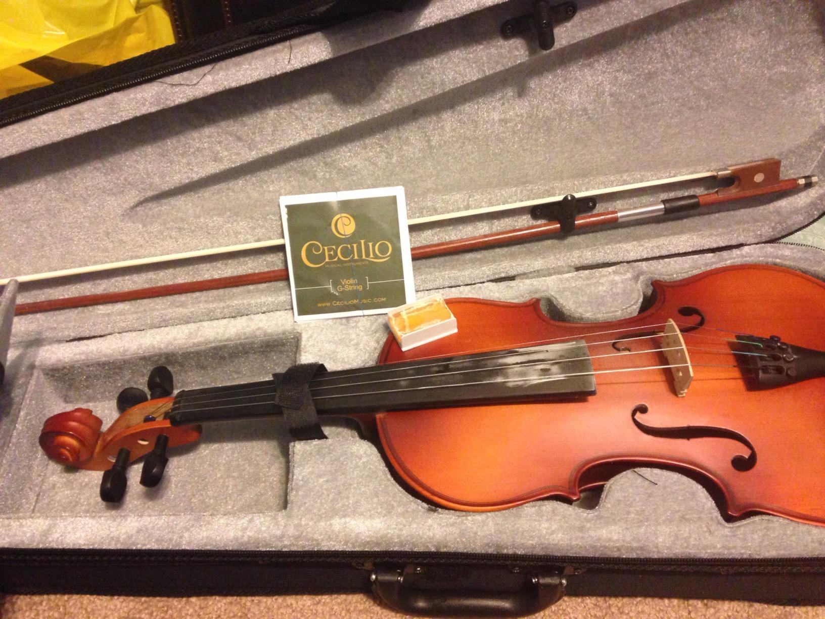 Mendini by Cecilio Violin 4/4 Full Size Kit For Beginners - Hand Carved Acoustic Violins Set - Fiddle Solid Wood Kit with Hard Case, Bow, Rosin, Shoulder Rest, Bridge and Extra Strings customer photo 1