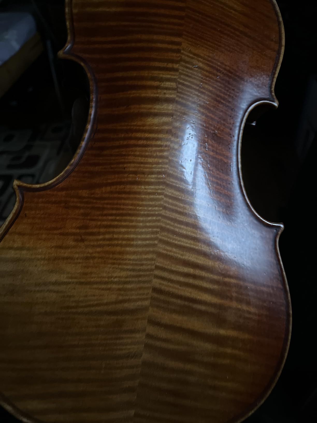 Cremona SV-1500 Master Series Violin Outfit - 4/4 Size - Hand-Carved Spruce Top, Premium Maple Back & Sides, Hill Style Boxwood Fittings customer photo 2