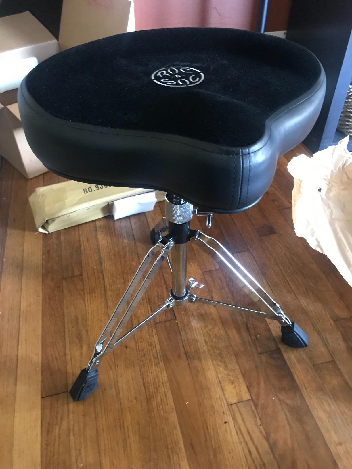 ROC-N-SOC Manual Spindle Drum Throne with Original Saddle - Black customer photo 2