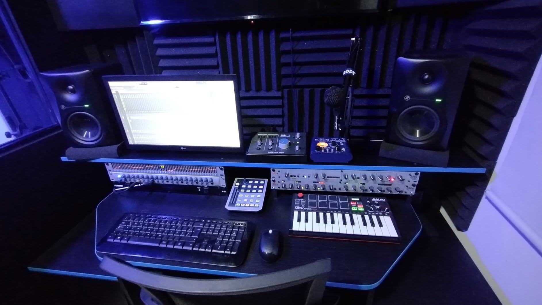 dbx 286s Microphone Preamp & Channel Strip Processor customer photo 1