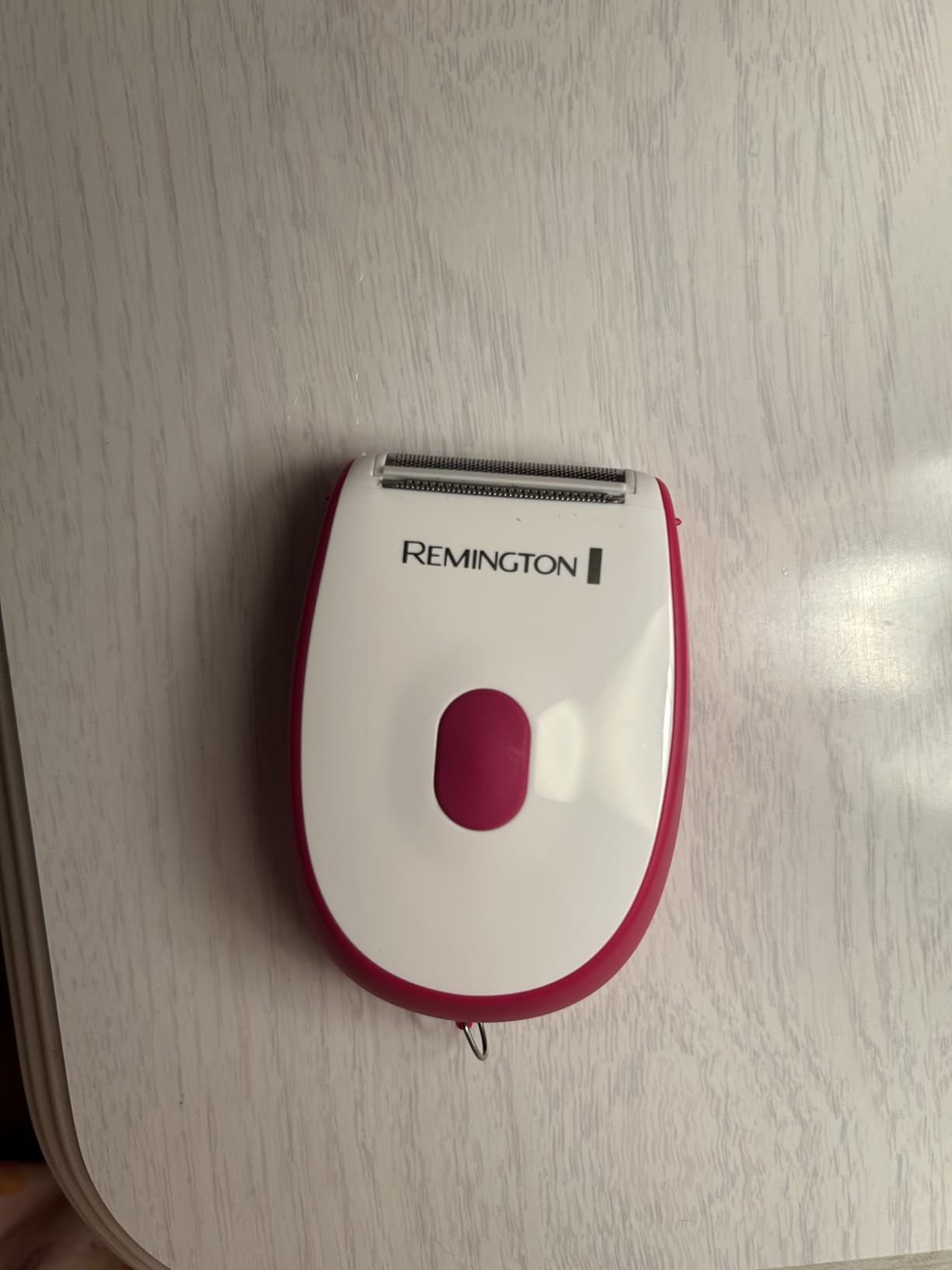 Remington WSF4810US Smooth & Silky On the Go Shaver, Wet/Dry Razor with Hypoallergenic Foil, Color/Design May Vary customer photo 2