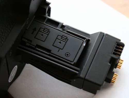 Neewer BG-E8 Replacement Battery Grip for Canon EOS 550D 600D 650D 700D/ Rebel T2i T3i T4i T5i SLR Cameras customer photo 2