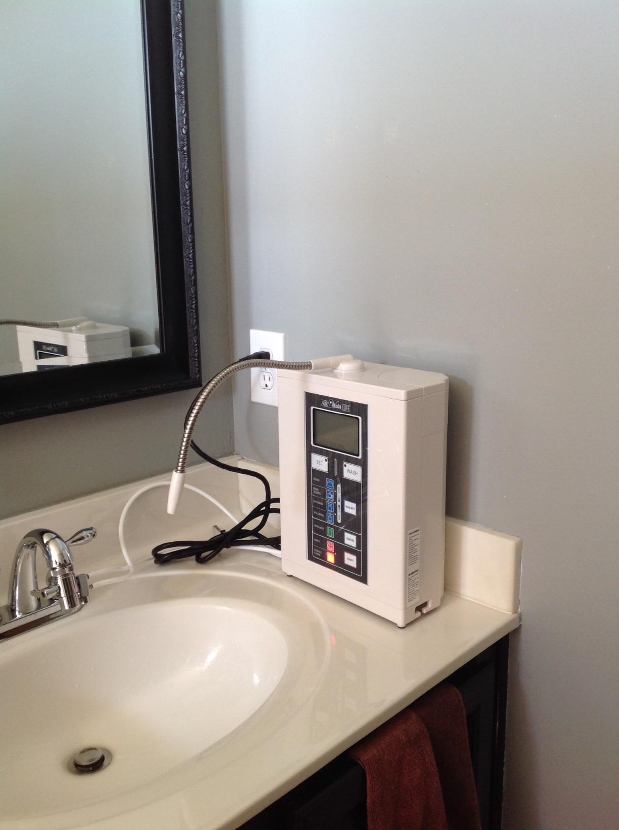 Aqua Ionizer Deluxe 7.0 | Water Ionizer | Alkaline Water Filtration System | Produces pH 4.5-11.0 | Up to -800mV ORP | 4000 Liters Per Filter | 7 Water Settings customer photo 2