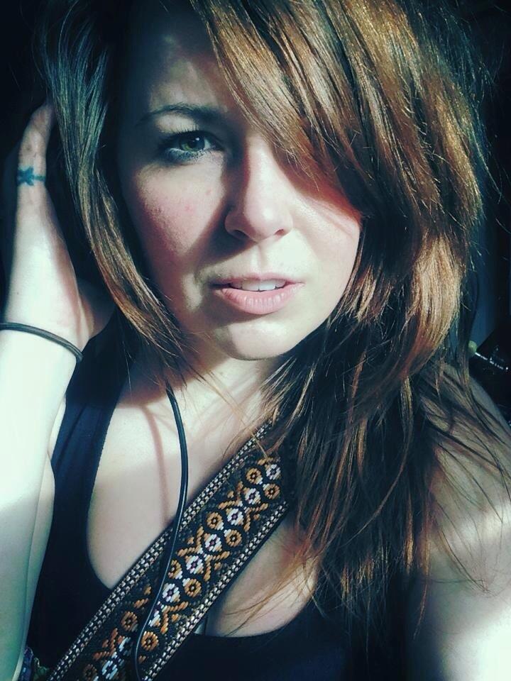 Kala MK-S Makala Soprano Ukulele Bundle with Gig Bag, Tuner, Strap, Aquila Strings, Online Lessons, Austin Bazaar Instructional DVD, and Polishing Cloth customer photo 1