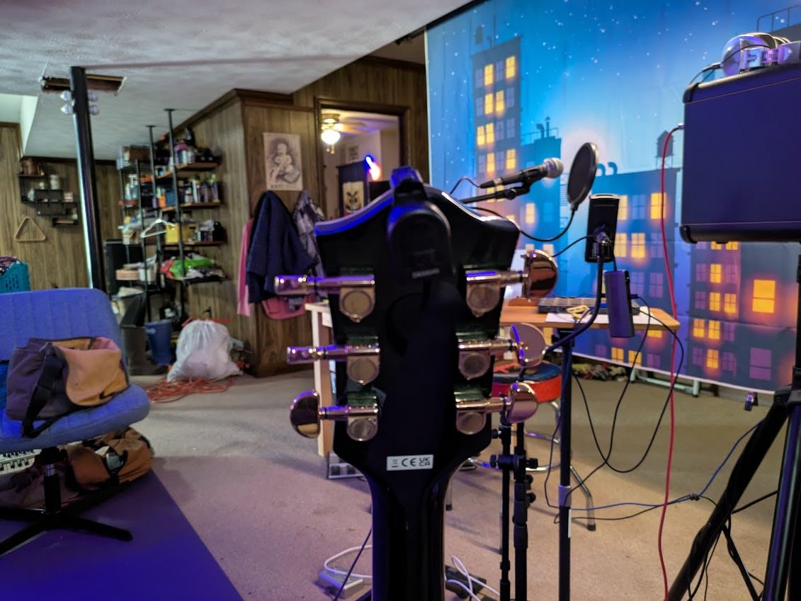 D'Addario Guitar Tuner - Micro Headstock Tuner - Tuner for Acoustic Guitar, Electric Guitar, Bass Guitar, Mandolin, Banjo, Ukulele - Compact & Discrete - Clip On - 1 Pack customer photo 2