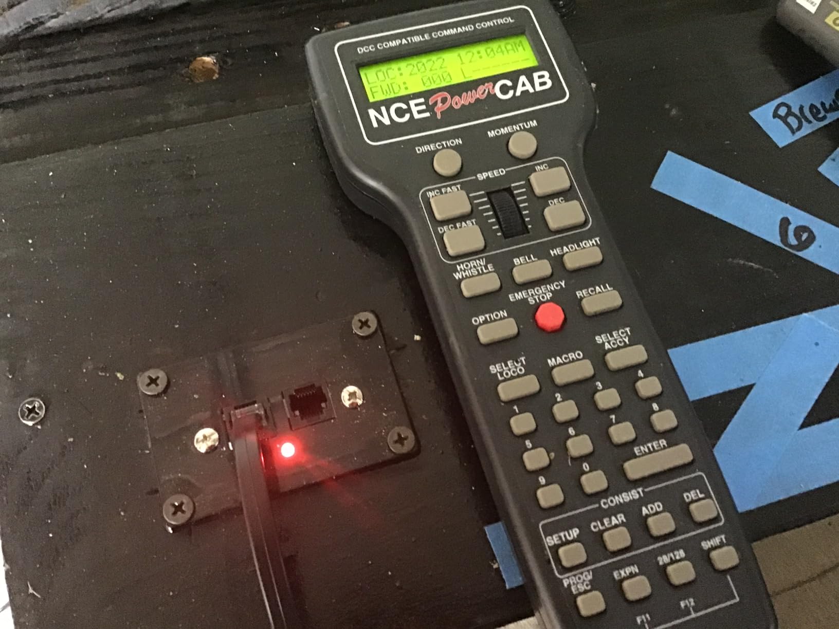 NCE Power Cab DCC Starter Set NCE5240025 customer photo 1