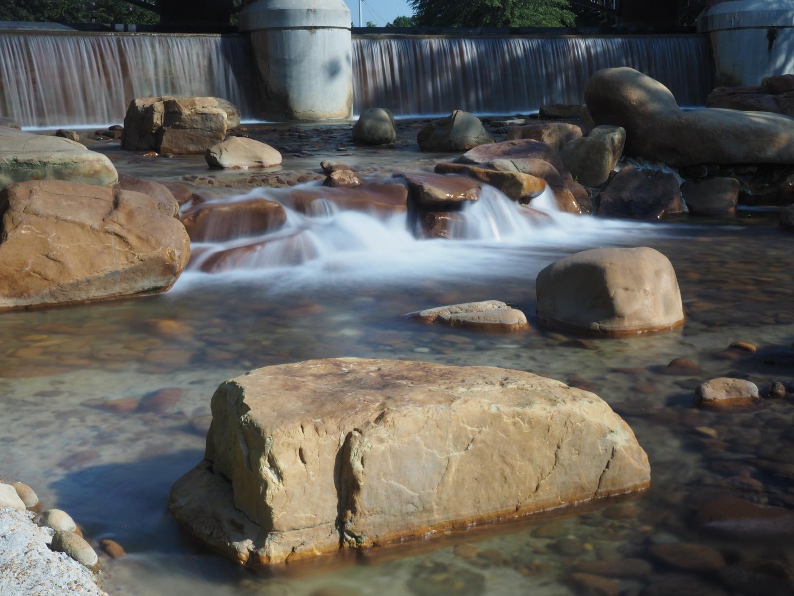 Tiffen 82VND 82mm Variable Neutral Density Camera Filter | 2 to 8-Stop | Light Control | Film and Digital/Video/Photography customer photo 2