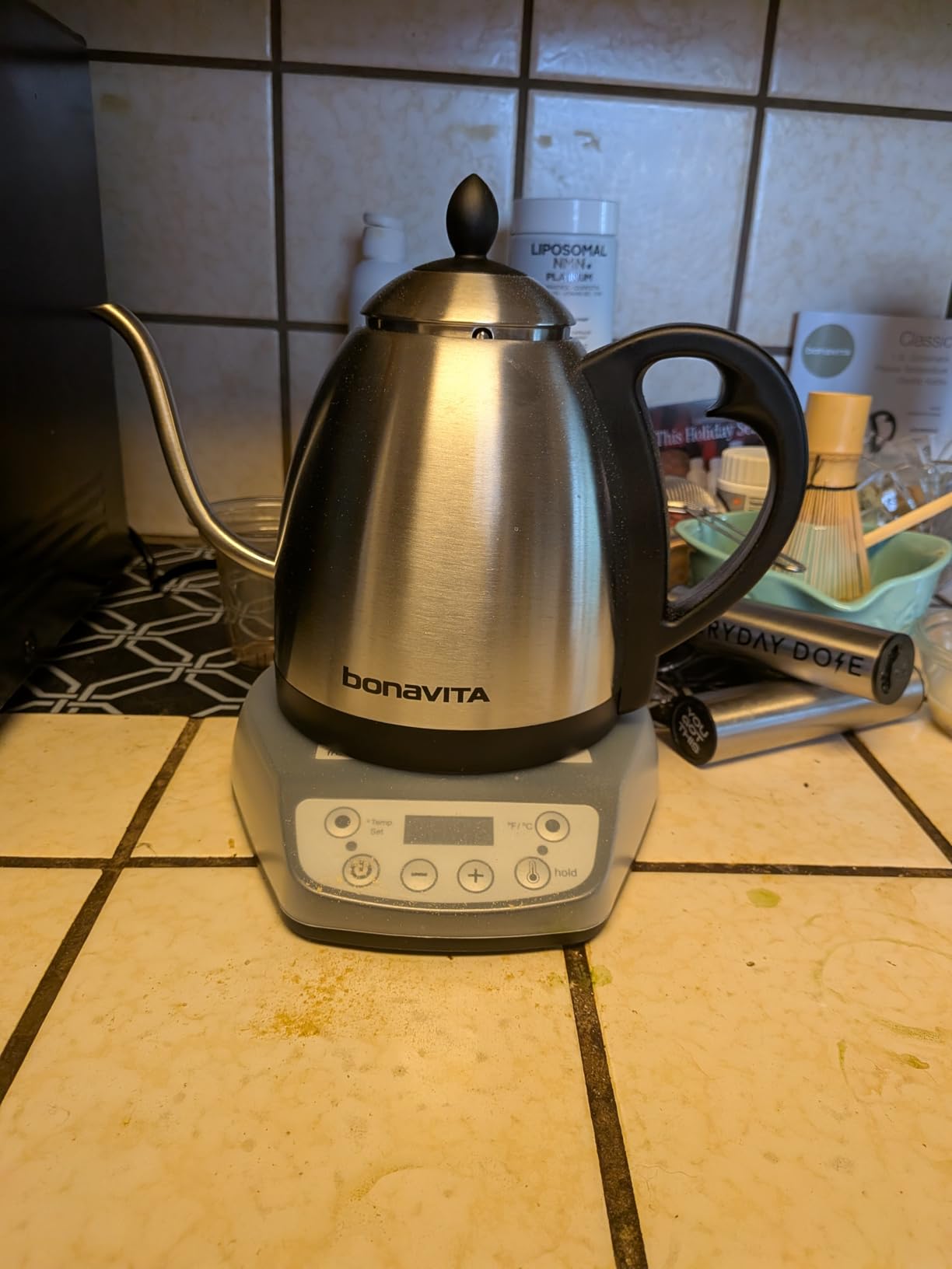 Bonavita 1L Digital Variable Temperature Gooseneck Electric Kettle for Coffee Brew and Tea Precise Pour Control, 6 Preset Temps, Cafe or Home Use, 1200 Watt, LED Panel, Stainless Steel customer photo 1