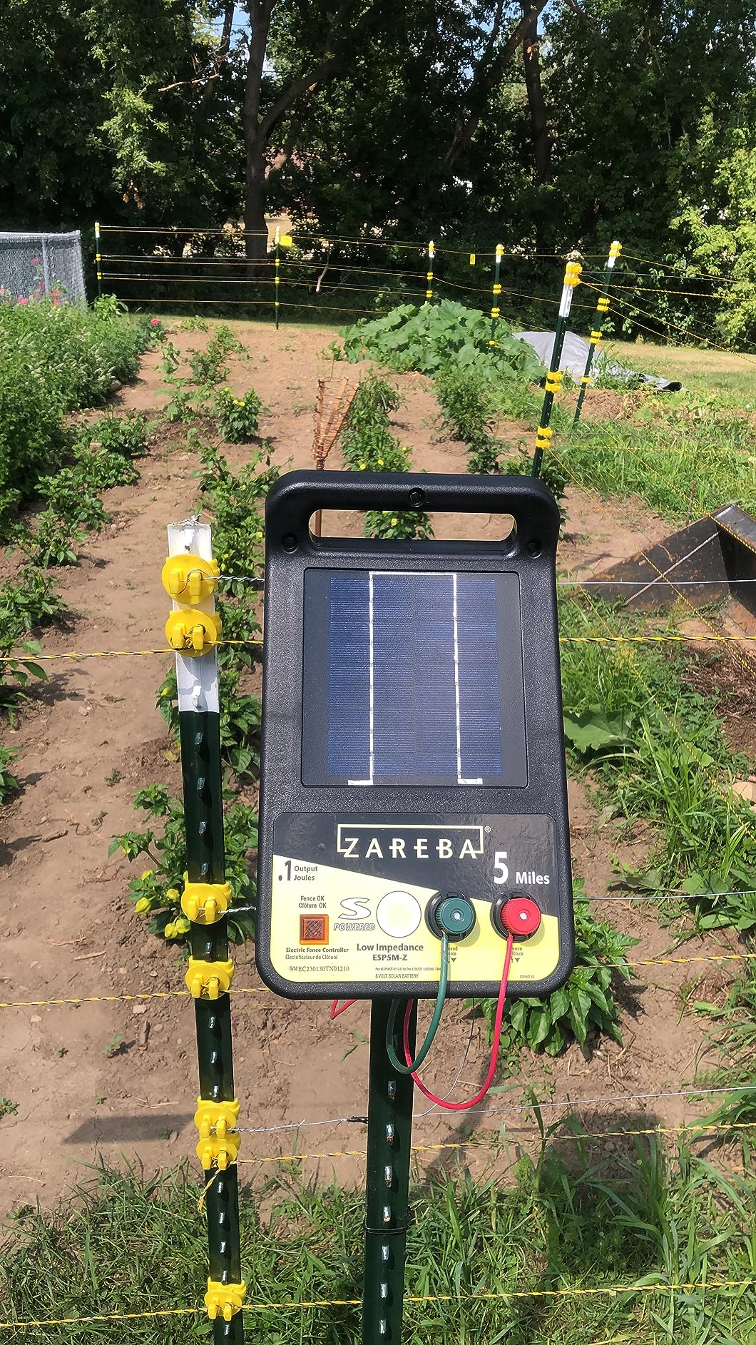 Zareba ESP5M-Z Solar Powered Electric Fence Charger - 5 Mile Lightning Electric Fence Energizer, Low Impedance, Contain Animals and Keep Out Predators, Black customer photo 1