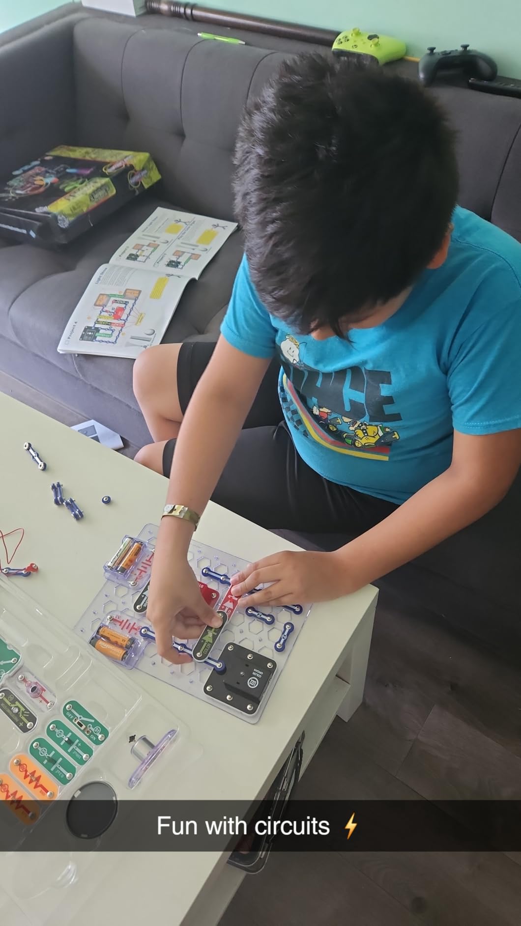 Snap Circuits Light Electronics Exploration Kit | Over 175 Exciting STEM Projects | Full Color Project Manual | 55+ Snap Circuits Parts customer photo 1