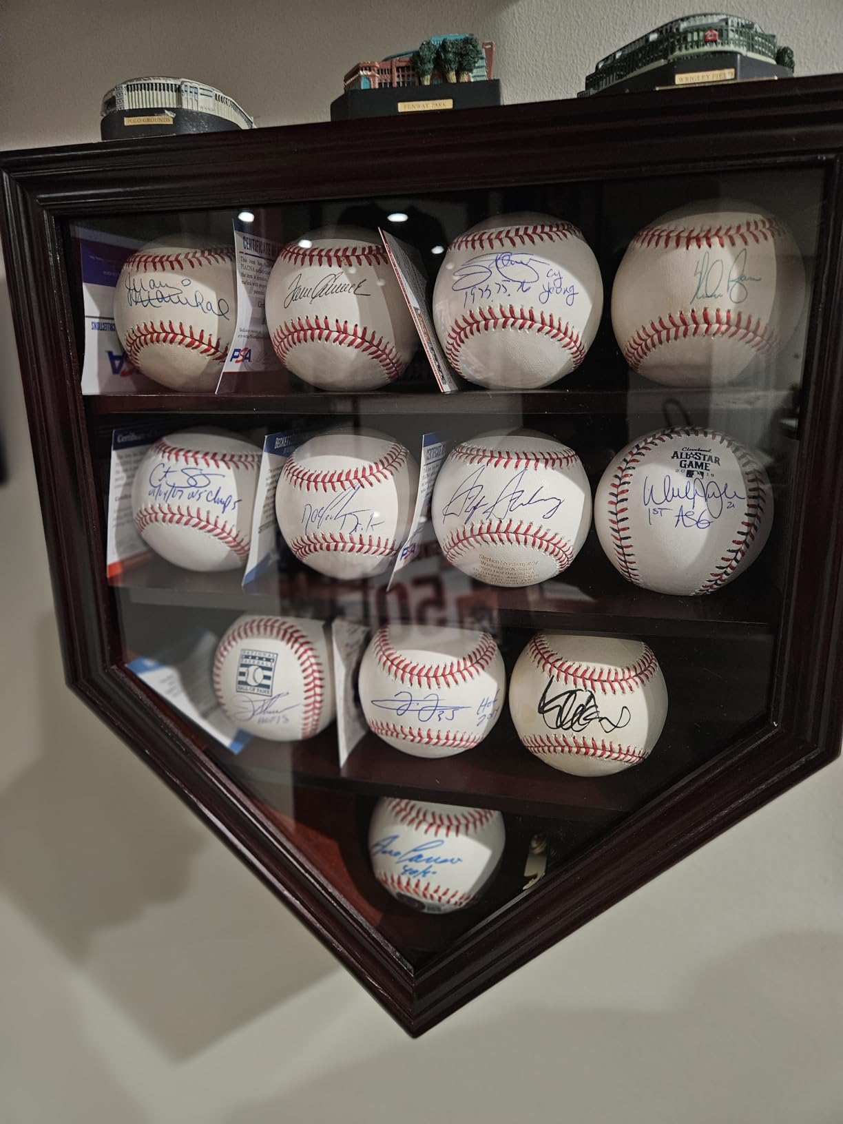 DisplayGifts Baseball Display Case Frame Shadow Box Wall Cabinet Holder to Hold 12 Balls with Lockable Anti Fade UV Protection Acrylic Door for Homerun and Autograph Balls customer photo 1