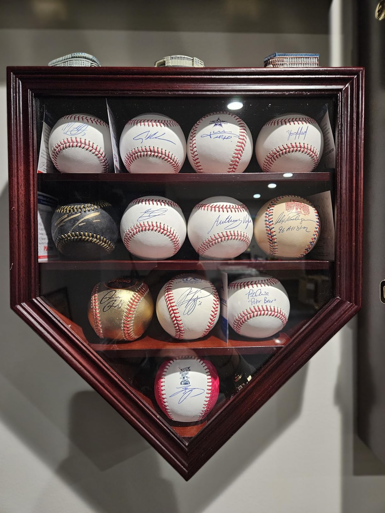 DisplayGifts Baseball Display Case Frame Shadow Box Wall Cabinet Holder to Hold 12 Balls with Lockable Anti Fade UV Protection Acrylic Door for Homerun and Autograph Balls customer photo 2