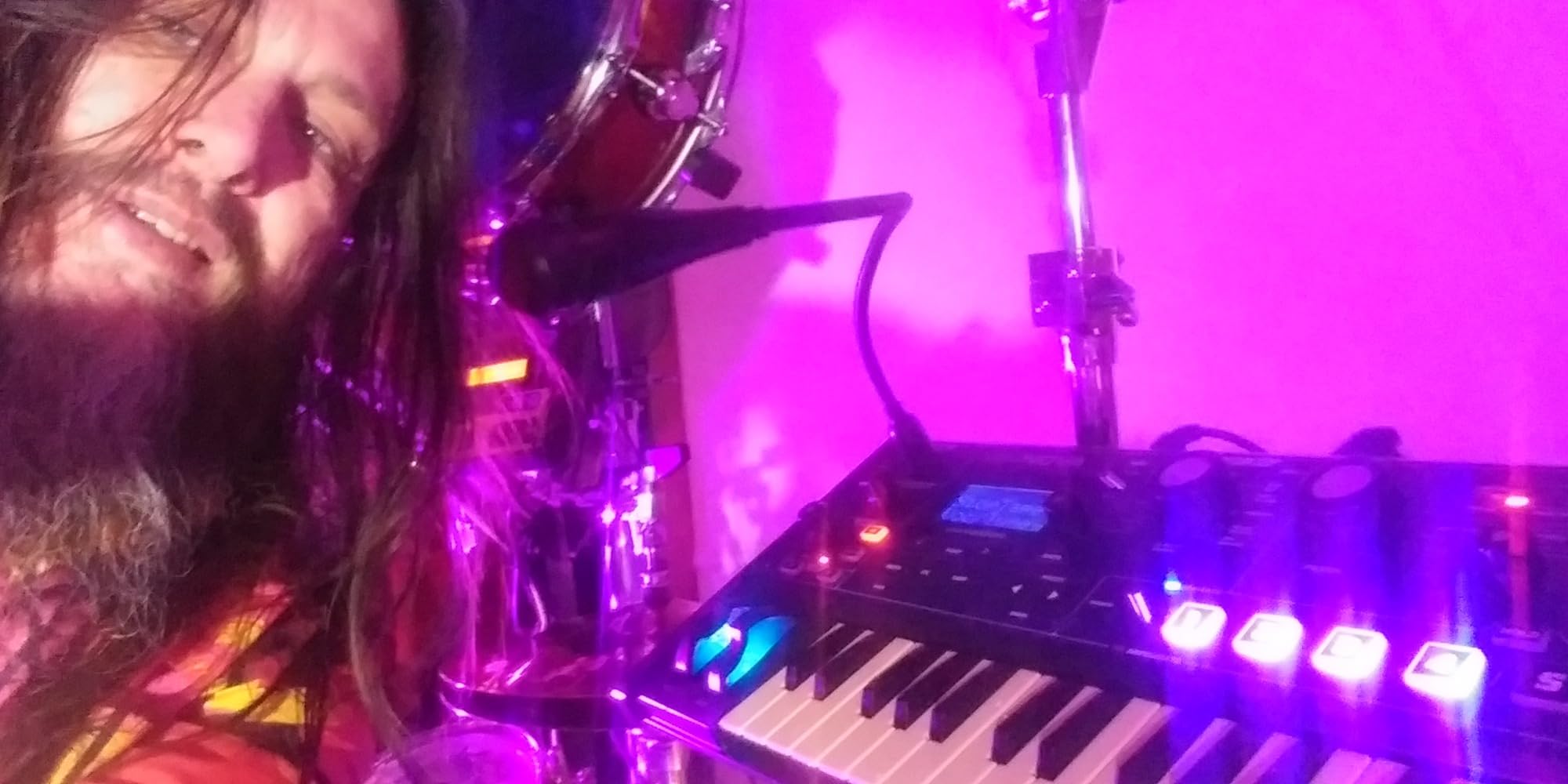 Novation MiniNova Analogue Modelling Compact 37 Mini-key Synth with Pitch-Correcting Effect Vocoder, 256 Onboard Sounds and Five Effects Per Voice customer photo 2