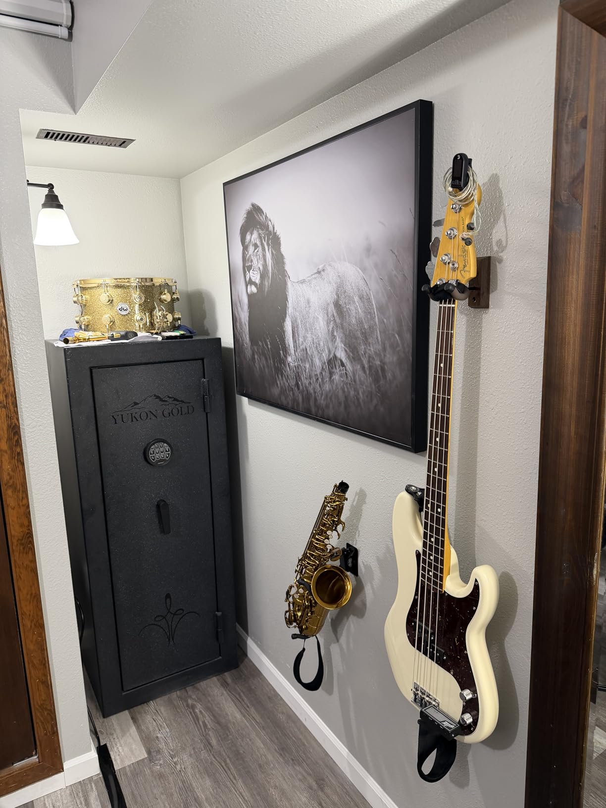 String Swing CC01K-BW Guitar Hanger and Guitar Wall Mount Bracket Holder for Acoustic and Electric Guitars Black Walnut customer photo 1