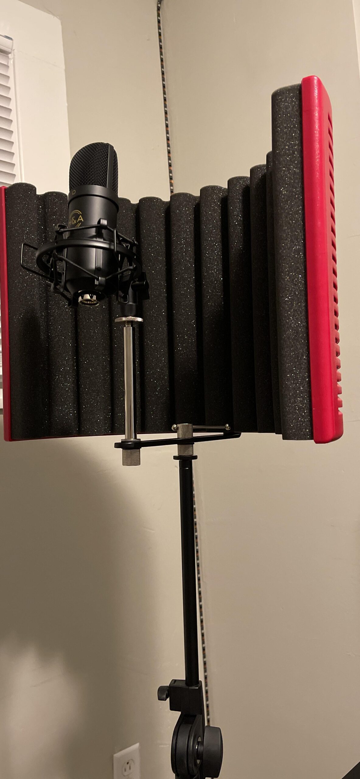 sE Electronics RF-X Reflexion Filter - Portable Microphone Isolation Shield for Recording Music, Podcasts & Voice-Overs - Four-Layer Acoustic Sound Shield customer photo 1