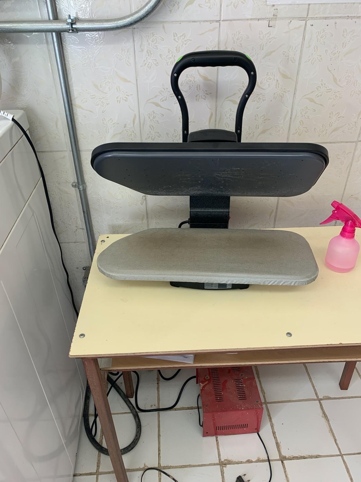 Steamfast SF-623 Mid-Size Steam Press with Multiple Fabric Settings and Steam Burst Function, Black, 20.47