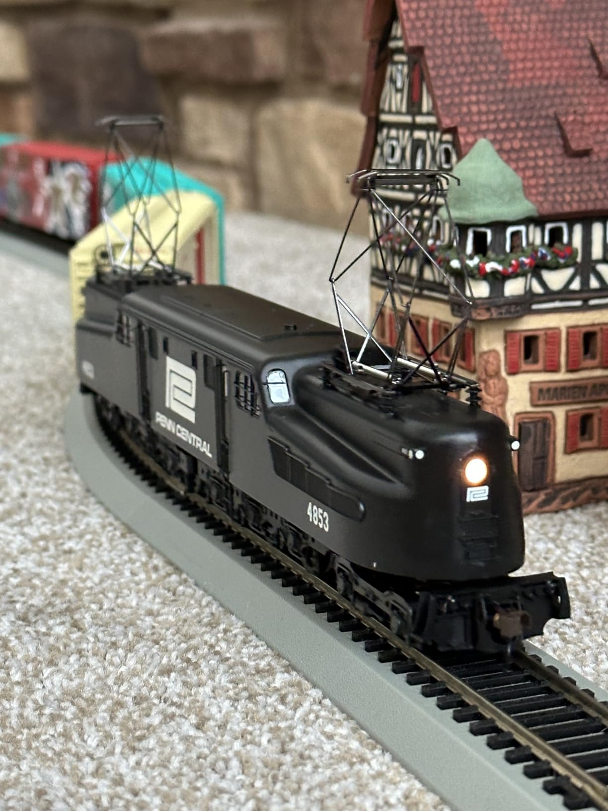 Bachmann Industries GG1 Electric DCC Sound Value Locomotive Penn Central Black with White Lettering #4853 HO Scale Train Car customer photo 1