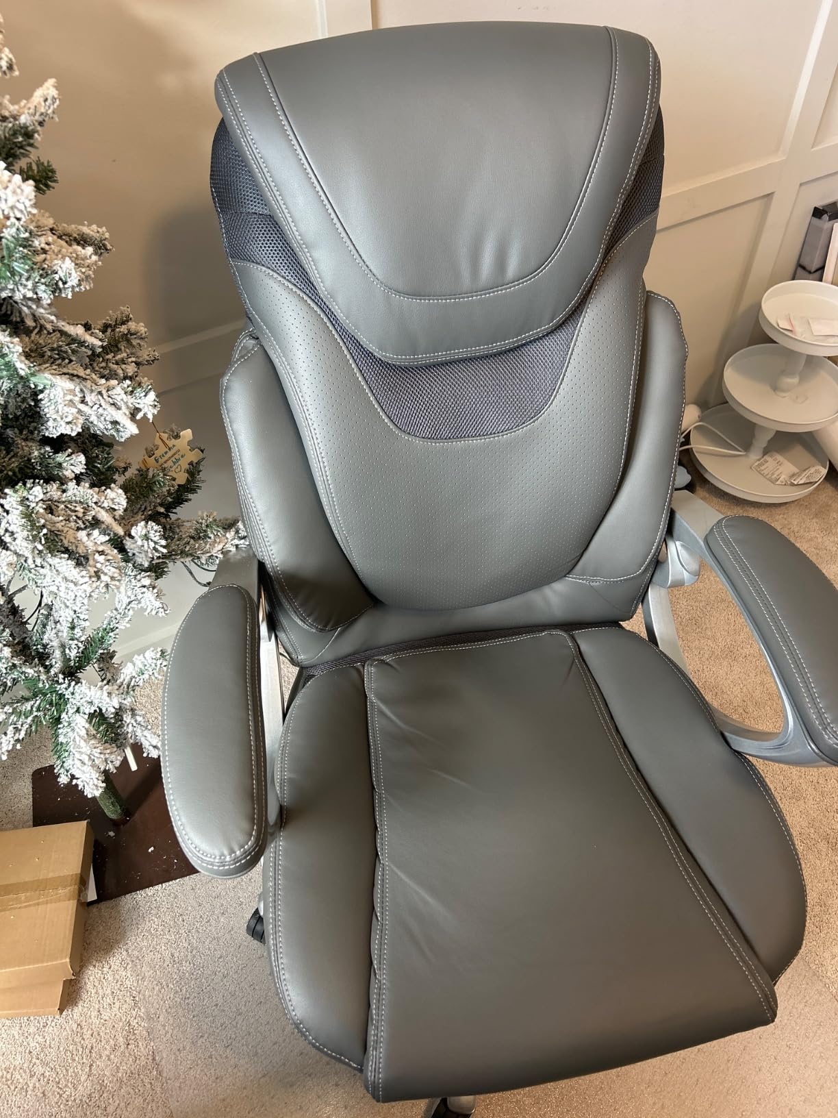 Serta Bryce Executive Office Chair - Ergonomic Computer Desk Chair with Patented AIR Lumbar Technology - Adjustable Height - Memory Foam Body Pillows - 360° Swivel Rolling Base - Bonded Leather - Gray customer photo 1