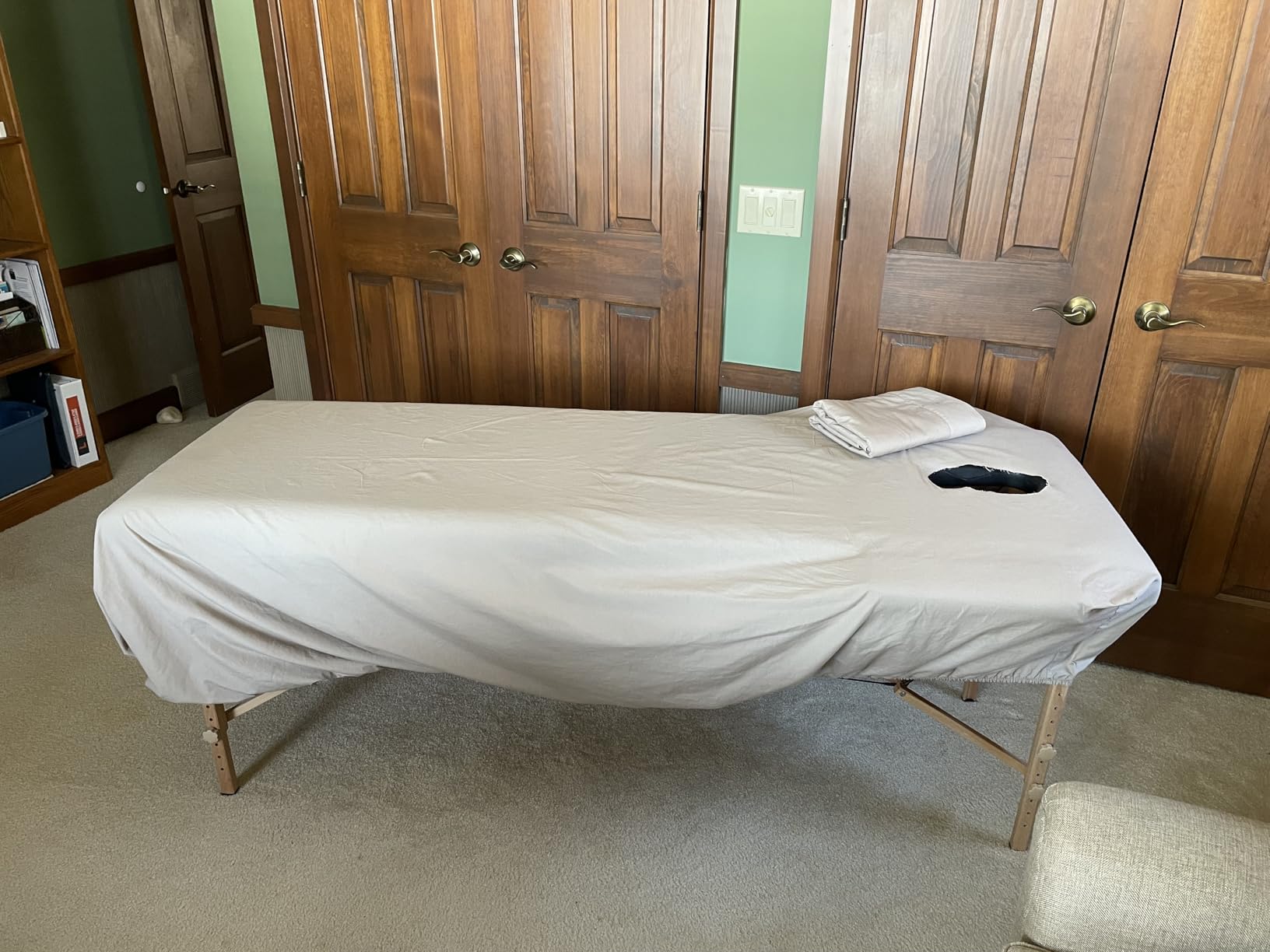 BestMassage Massage Bed Portable Massage Table 24 Inch Wide Lash Bed Height Adjustable 2 Folding Spa Table with Non-Woven Bag for Spa Footmassage Facial Care Spa Tattoo customer photo 2