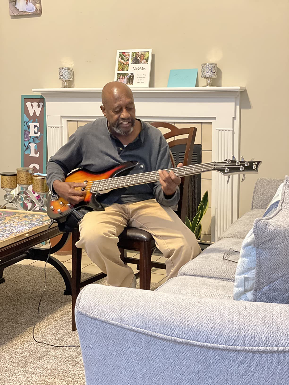 Fender Rumble 15 V3 Bass Amp for Bass Guitar, 15 Watts, with 2-Year Warranty 6 Inch Speaker, with Overdrive Circuit and Mid-Scoop Contour Switch customer photo 1