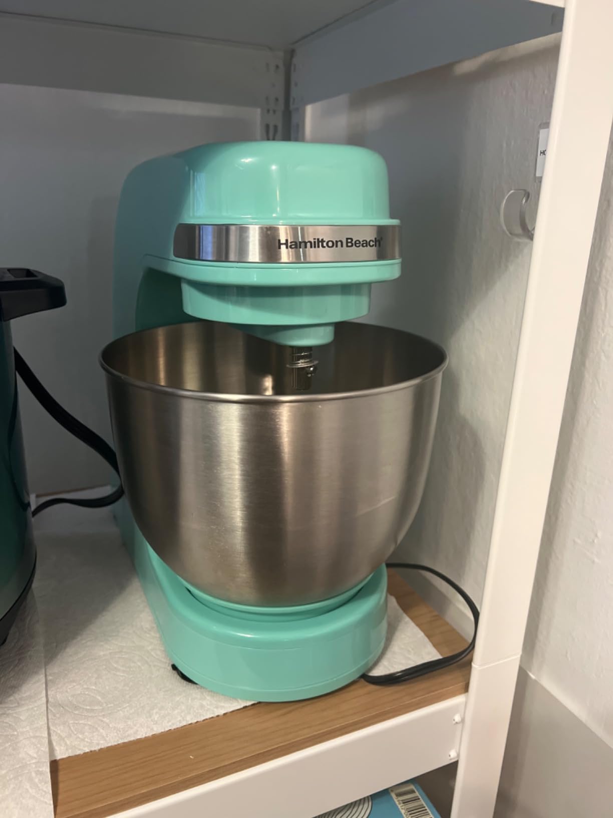 Hamilton Beach Electric Stand Mixer, 4 Quarts, Dough Hook, Flat Beater Attachments, Splash Guard 7 Speeds with Whisk, Black customer photo 2