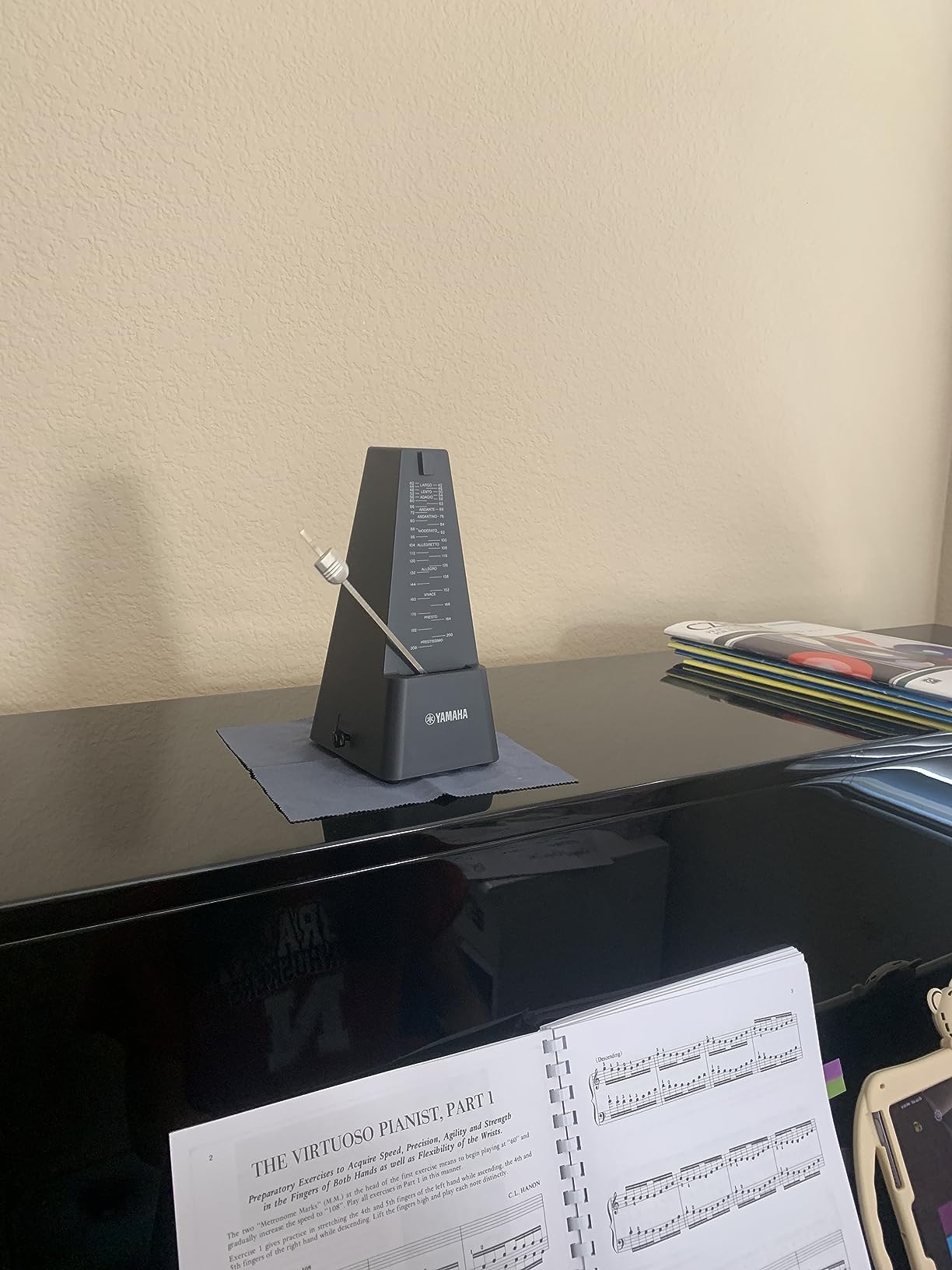 Yamaha MP-90BK Metronome - Classic Triangular Pyramid Style Mechanical Wind-Up in Black customer photo 2