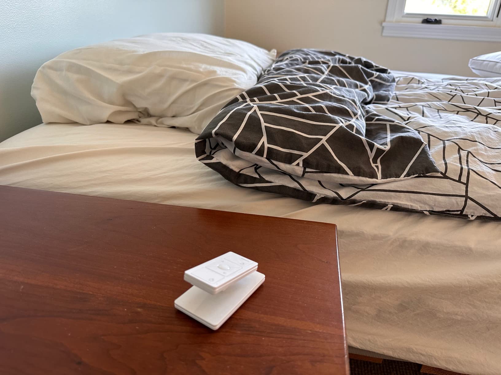 Caseta Plug-In Smart Lamp Dimmer Switch (Lutron Hub Required), Smart Light Switch Dimmer for Floor & Table Lamps, LED Lights, White (PD-3PCL-WH) customer photo 1