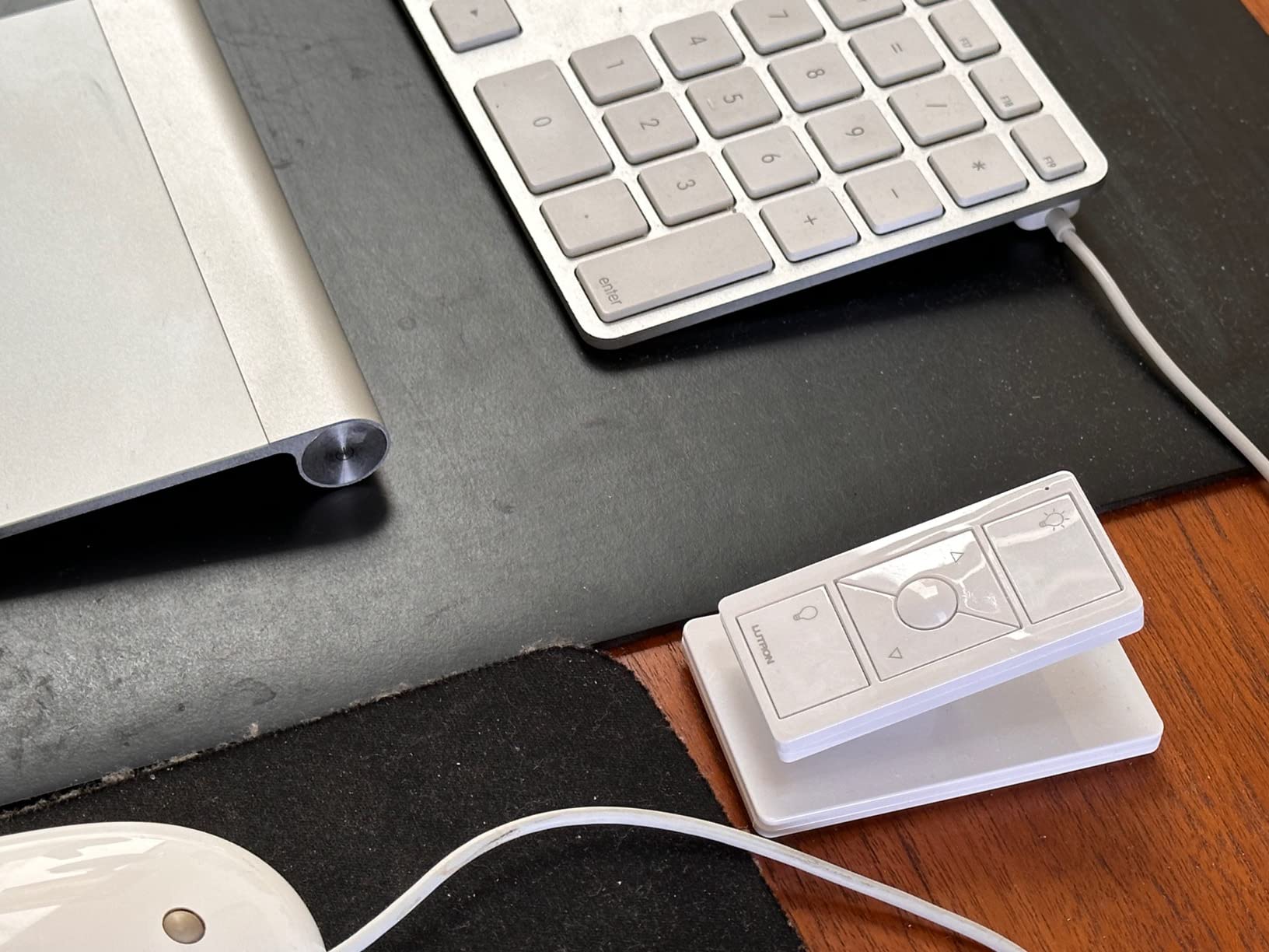 Caseta Plug-In Smart Lamp Dimmer Switch (Lutron Hub Required), Smart Light Switch Dimmer for Floor & Table Lamps, LED Lights, White (PD-3PCL-WH) customer photo 2