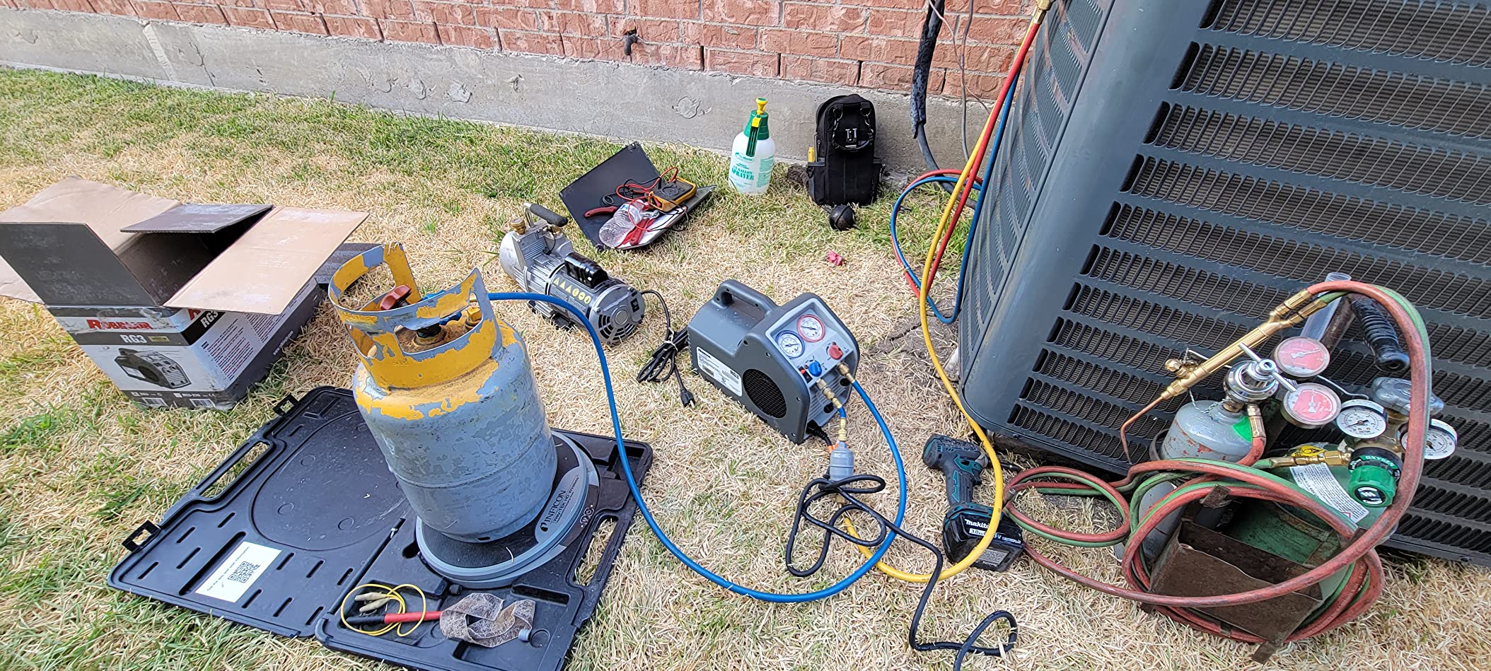 Robinair RG3 Portable Liquid and Vapor Refrigerant Recovery Machine - Compatible with Common CFC, HFC, HCFC Refrigerants Including R-410A; 115V, 60Hz customer photo 2