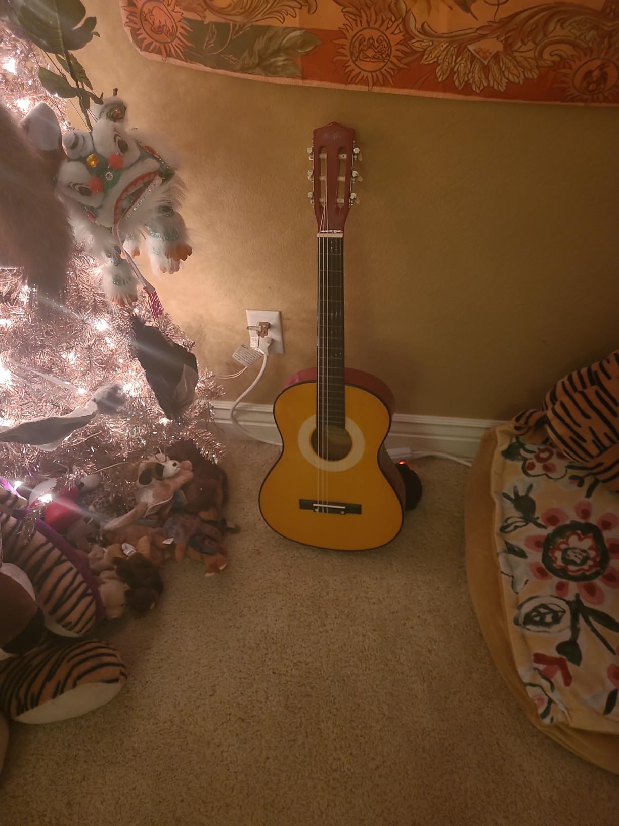 Music Alley 34 Inch Junior Classic Acoustic Guitar with Lessons & String Stickers customer photo 2