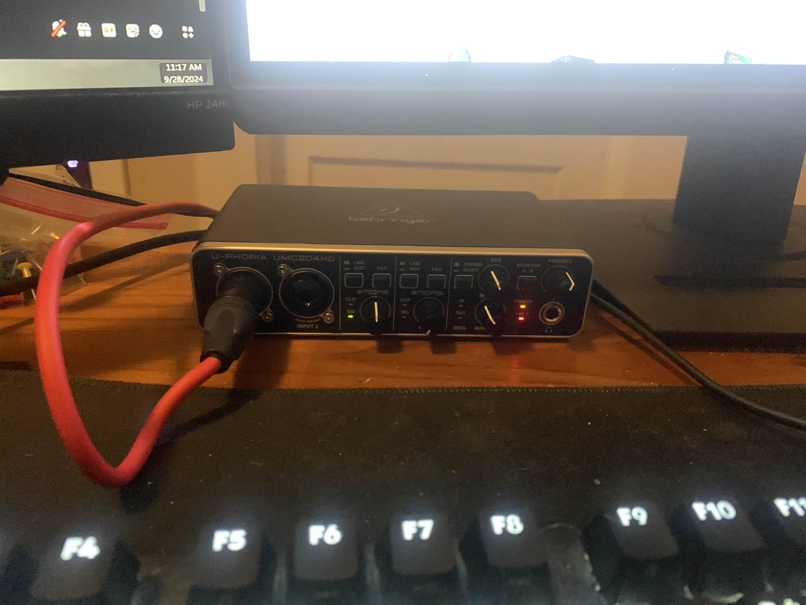 Behringer UMC204HD Audiophile 2x4, 24-Bit/192 kHz USB Audio/MIDI Interface with Midas Mic Preamplifiers | For Recording Microphones and Instruments customer photo 2