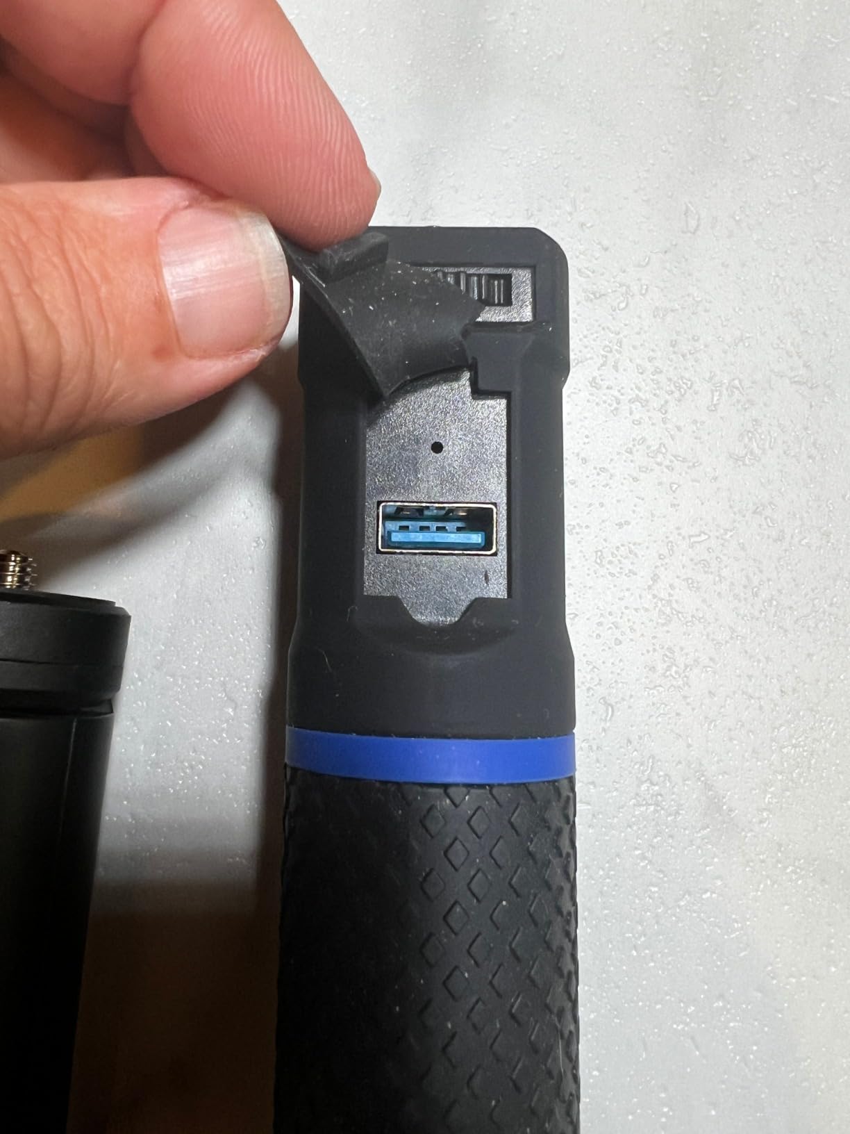 Newmowa 10000mAh Power Bank Handle Grip, PD/QC Fast Charging, Portable Tripod Compatible for Phone, GoPro Hero, DJI Action Camera, Insta 360, Digital Camera customer photo 2