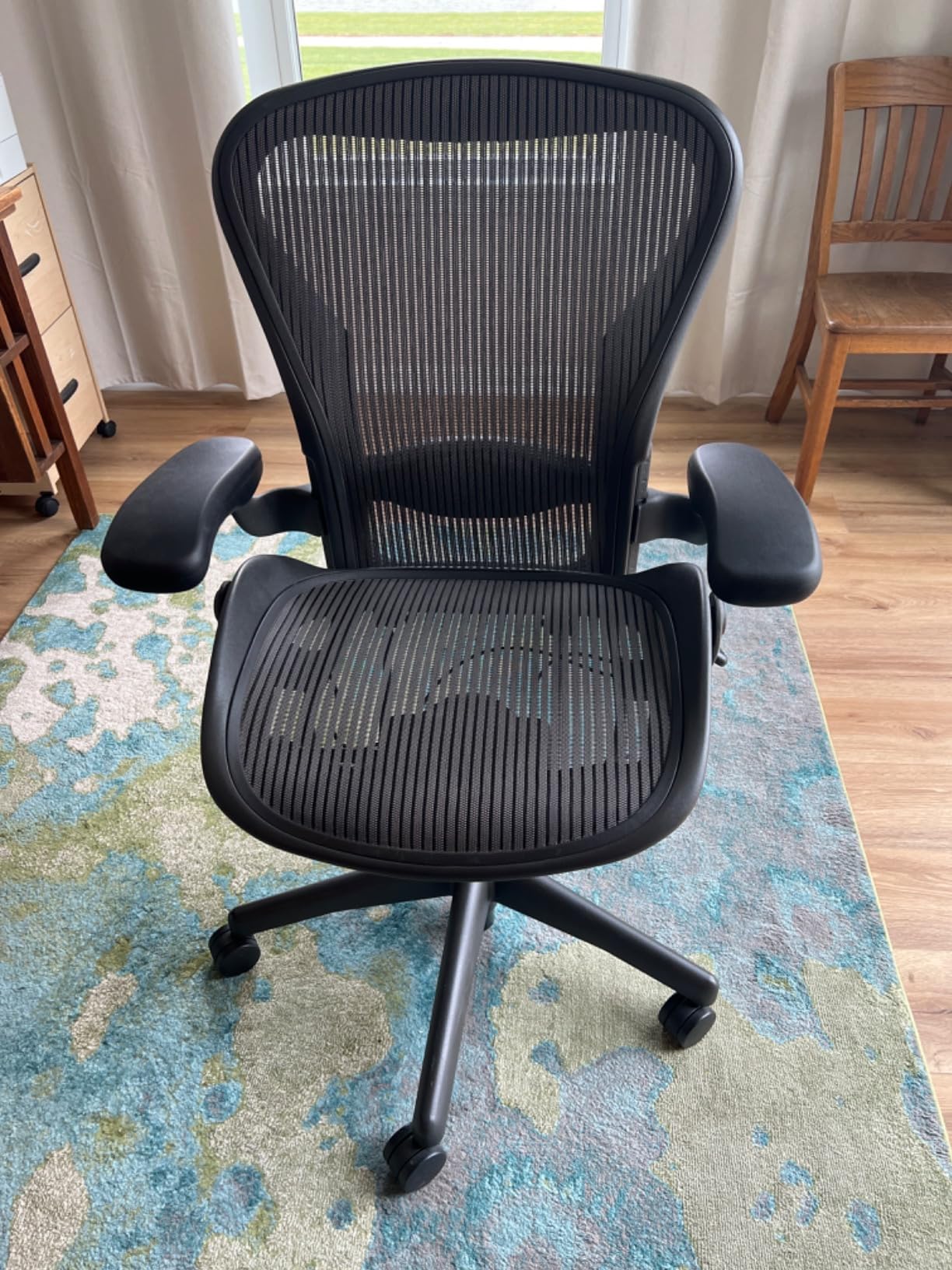 Herman Miller Aeron Executive Office Chair - Size B - Fully Adjustable Arms - Lumbar Support customer photo 1