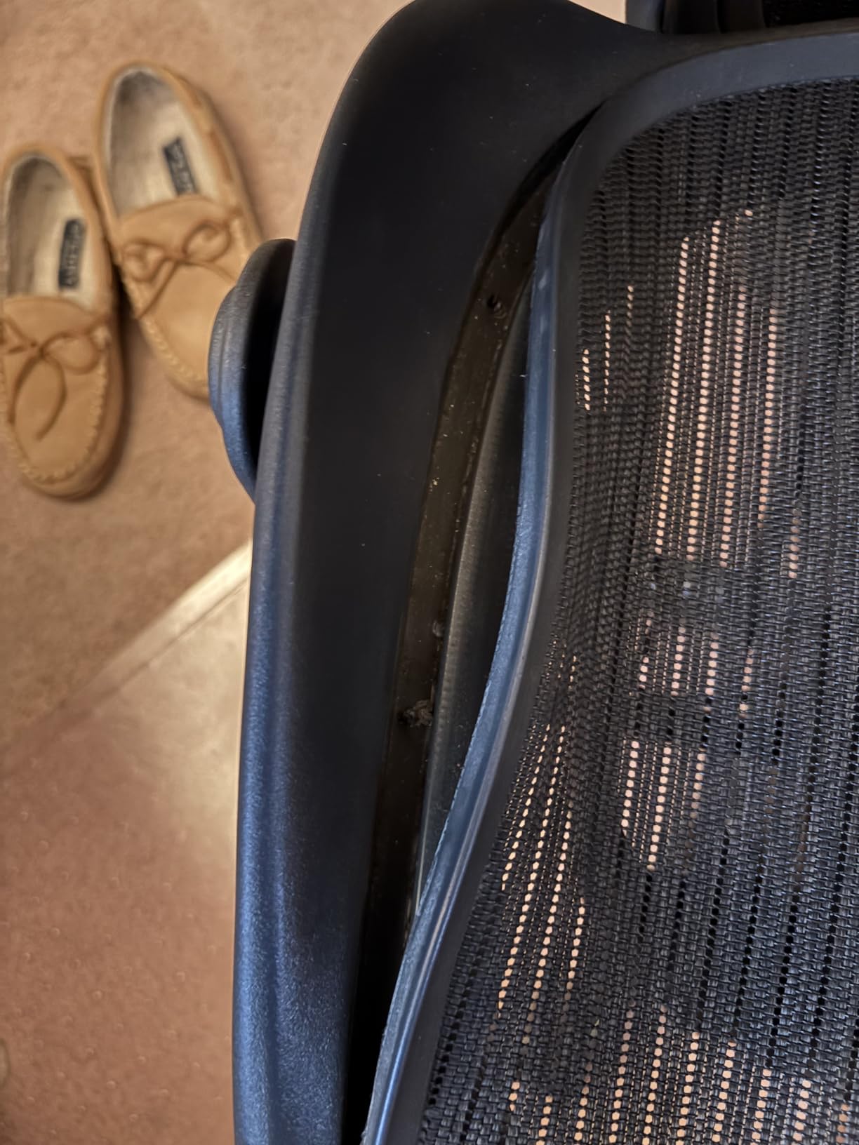 Herman Miller Aeron Executive Office Chair - Size B - Fully Adjustable Arms - Lumbar Support customer photo 2