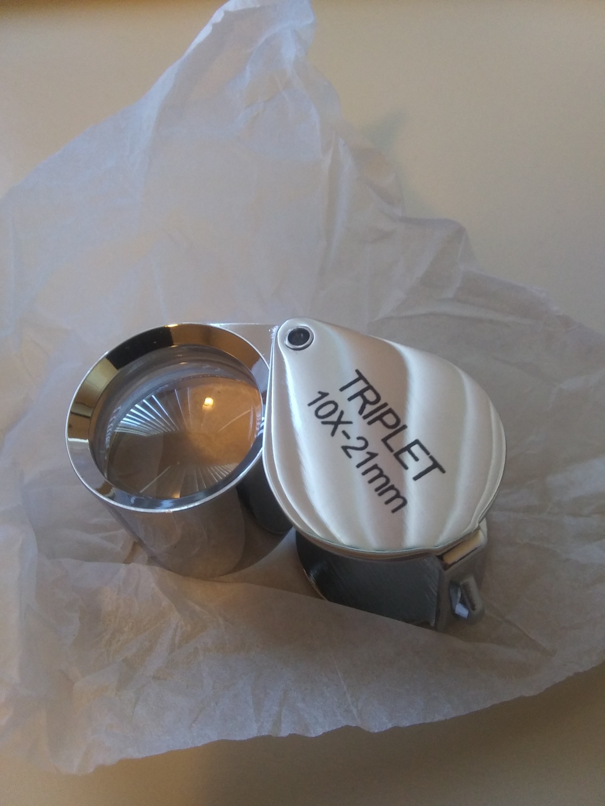 HTS 203A0 10x 21mm Chrome Triplet Jeweler's Loupe with Leather Case customer photo 1