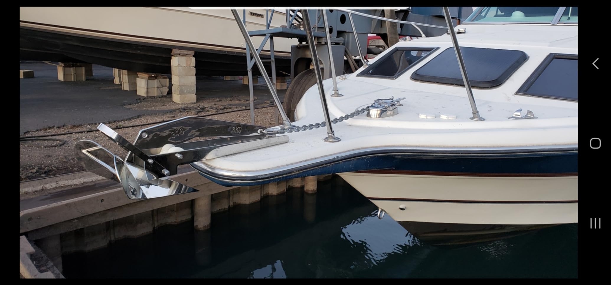 Lewmar V700 12V Vertical Windlass customer photo 2