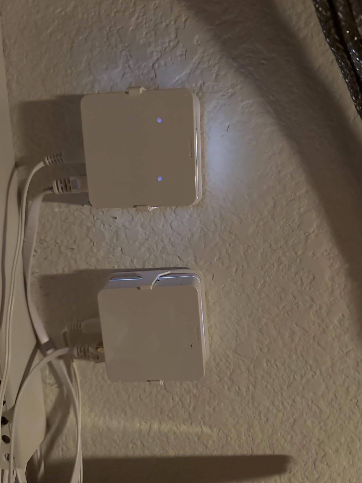 Lutron Caseta Smart Lighting Smart Hub for Light Bulbs and Fans, Compatible w/ Amazon Alexa, Apple Homekit, Google Home, 75 Device Capacity, L-BDG2-WH, White customer photo 1