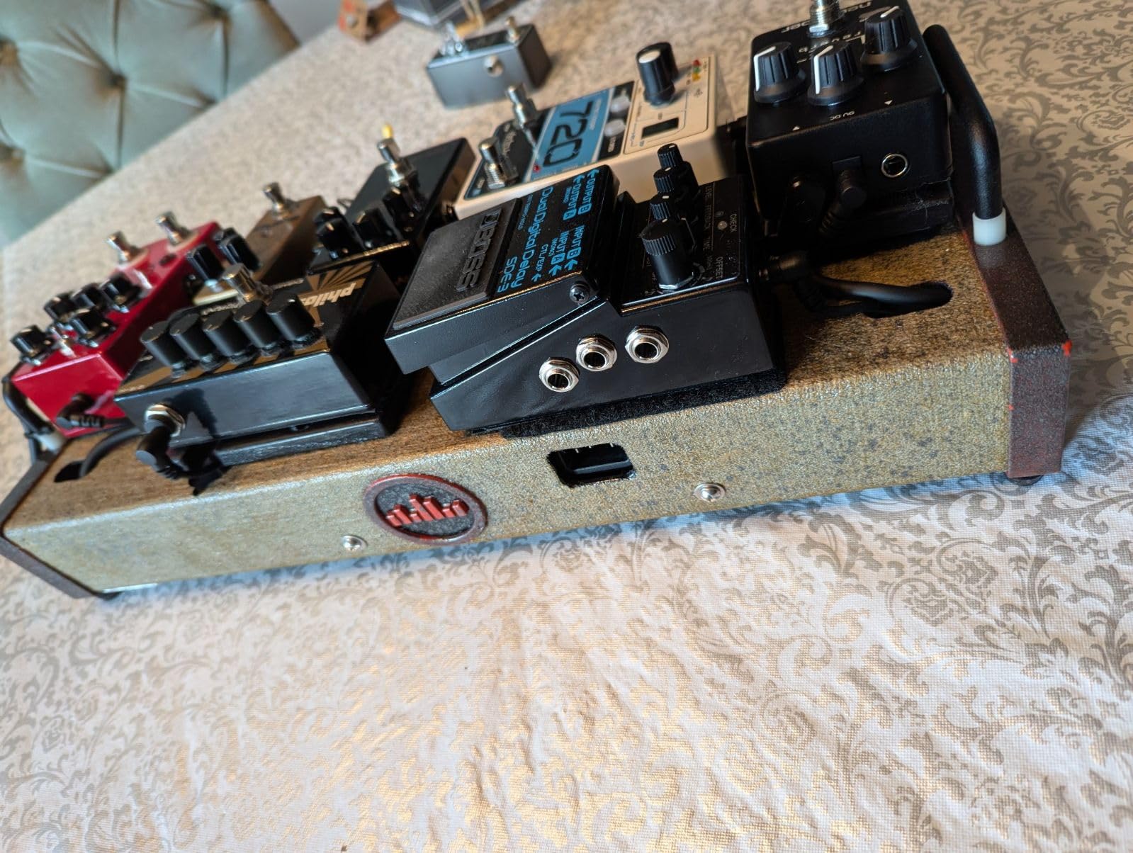 Truetone 1 SPOT Pro CS7 Guitar Pedal Power Supply with 7 Isolated Outputs, 9V 12V 18V, Studio Power for Your Pedalboard customer photo 2