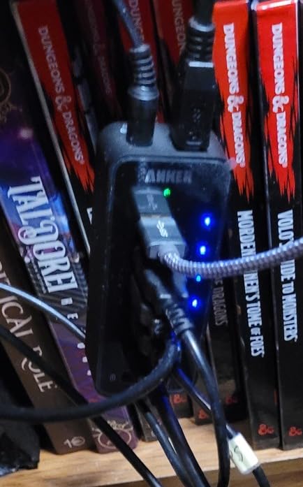 Anker Powered USB Hub for Laptop, 7 Ports USB 3.0 Data Hub, with 36W Power Adapter and BC 1.2 Charging Port customer photo 1