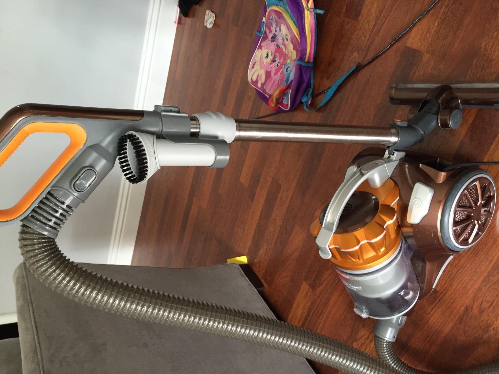 Bissell Hard Floor Expert Multi-Cyclonic Bagless Canister Vacuum, 1547 - Corded customer photo 1