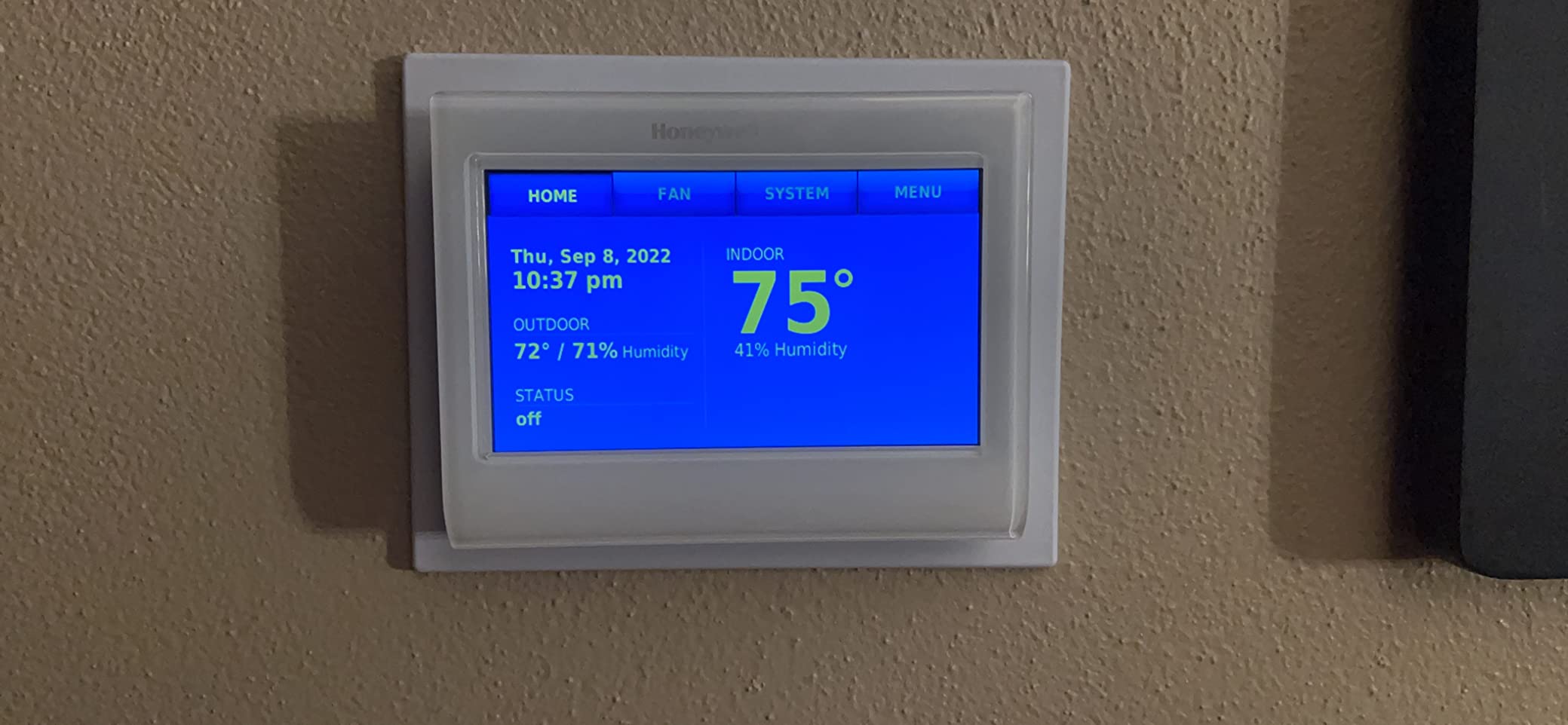 Honeywell TH9320WF5003 Wi-Fi 9000 Color Touch Screen Programmable Thermostat, 3.5 x 4.5 Inch, White, 'Requires C Wire' customer photo 2