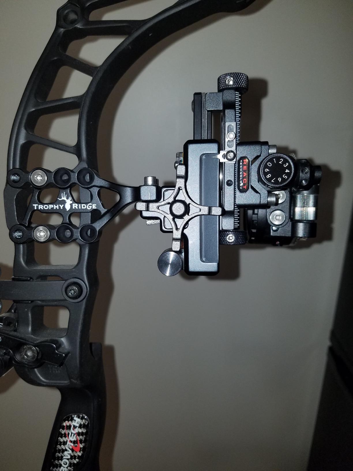 Trophy Ridge React One Pro Bow Sight - Accuracy up to 100 Yards, Tool Less Windage and Elevation Adjustability, 2nd/3rd Axis Leveling, Adjustable Click Light customer photo 2
