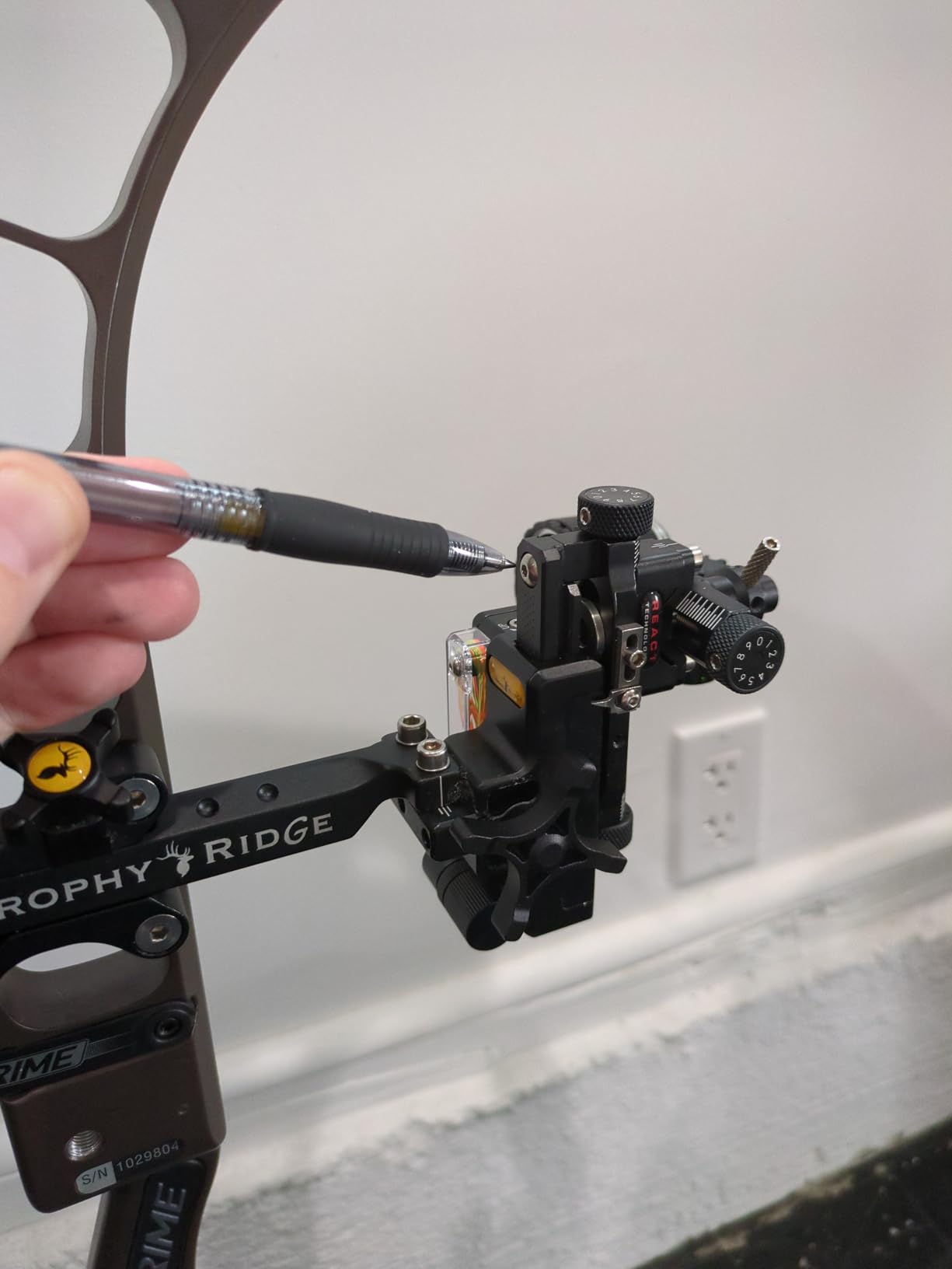 Trophy Ridge React One Pro Dovetail Bow Sight - Accuracy up to 100 Yards, Tool Less Windage and Elevation Adjustability, 2nd/3rd Axis Leveling, Adjustable Click Light customer photo 1