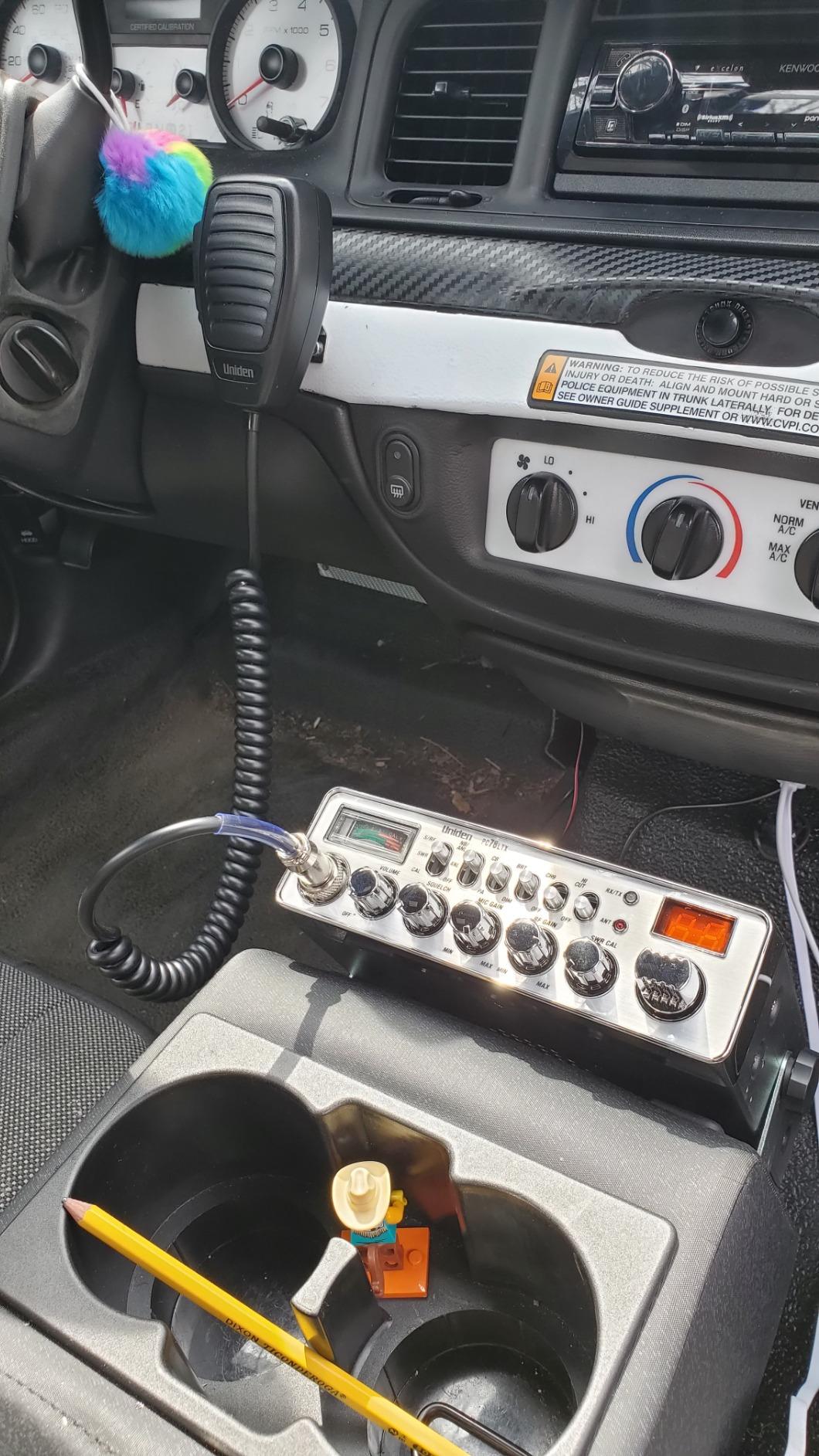 Uniden PC78LTX 40-Channel Trucker's CB Radio with Integrated SWR Meter, PA Function, Hi Cut, Mic/RF Gain, and Instant Channel 9, Silver customer photo 2