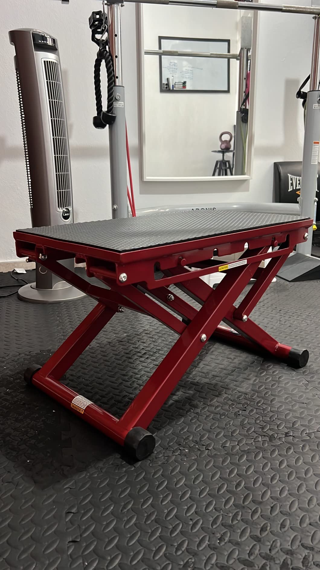 Titan Fitness Adjustable Height Steel Plyometric Box, Four Settings 12in 16in 20in 24in, Pro-Duty Steel Plyo Box, Home Garage Gym Training customer photo 1