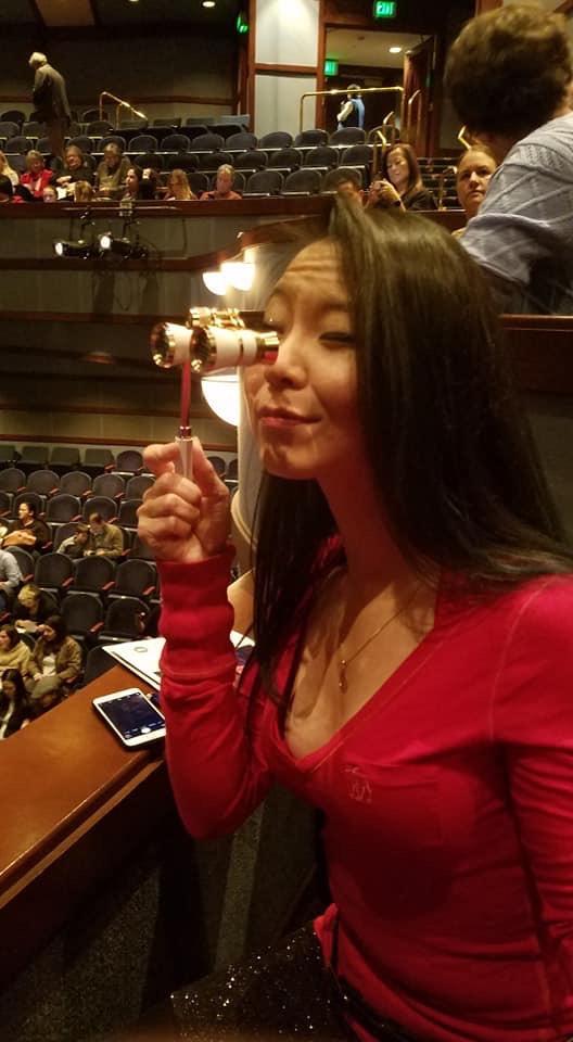 Aomekie Opera Glasses Binoculars 3X25 Theater Glasses Mini Binocular Compact with Chain for Adults Women in Musical Concert（Gold） customer photo 2