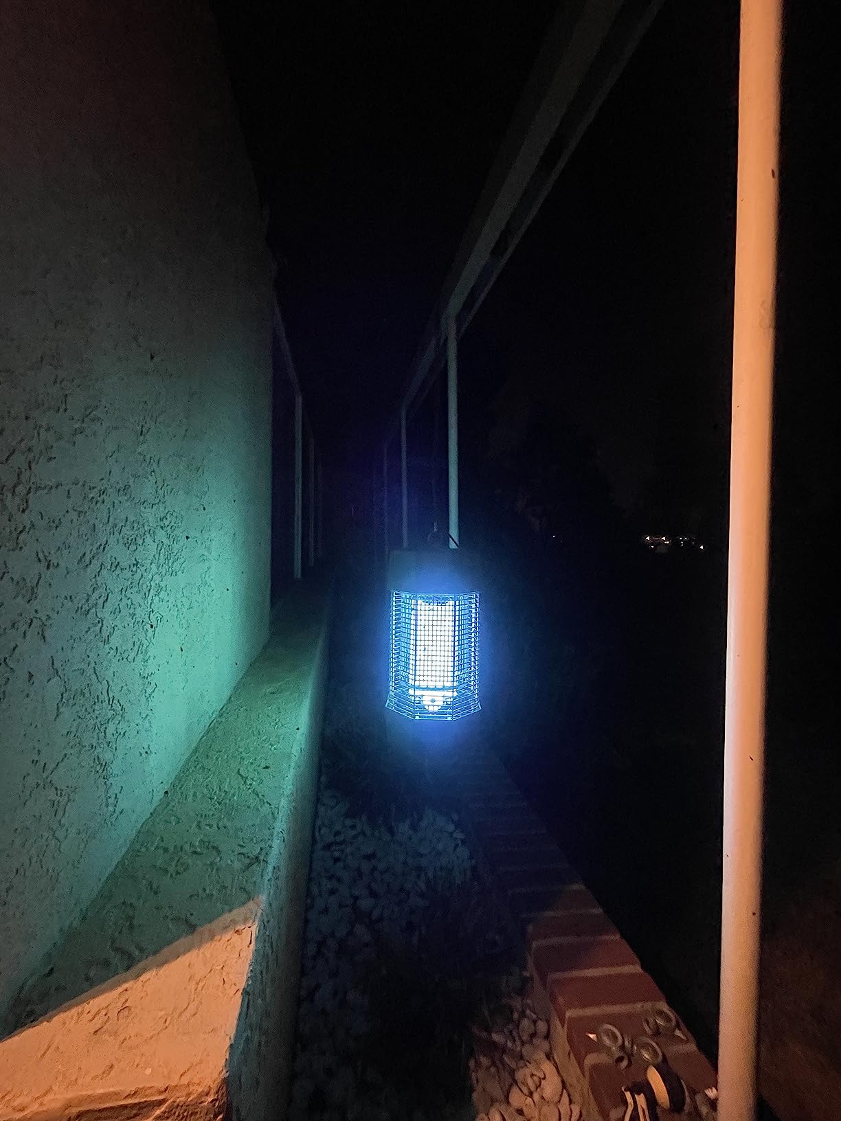 Flowtron Electric Bug Zapper 2 Acres Outdoor Insect Control with Dual Lure Method, 120W UV Light & Octenol Attractant for Fly & Mosquito, 5600V Kill Grid, Made in USA customer photo 1