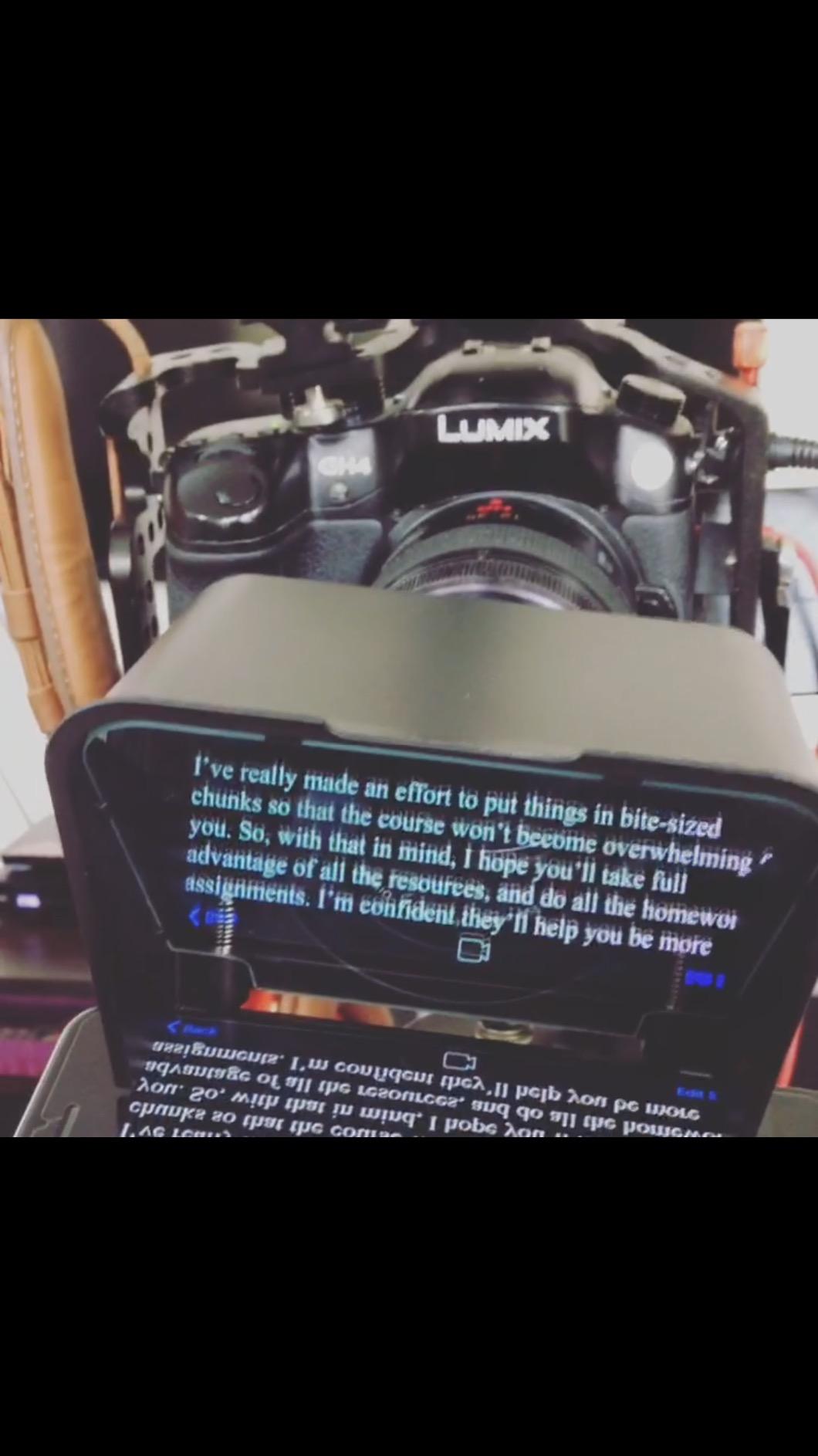 The Padcaster Parrot Teleprompter Kit, Portable Teleprompter for iPhone customer photo 1